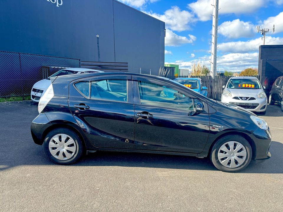 2012 Toyota Aqua Hybrid 2012 Toyota Aqua Hybrid *Brand new rebuild hybrid battery *Keyless entry *Alloy wheels *black